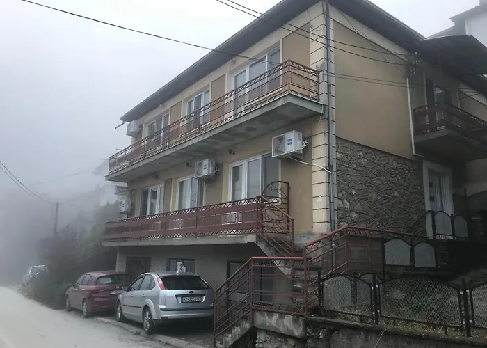 Vince Apartments
